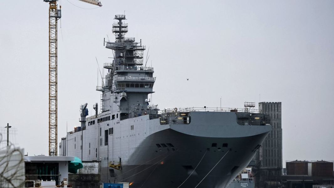 Шойгу: в ситуации с «Мистралями» Россию шантажировали проблемами с банком